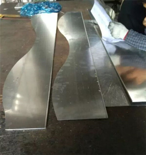 单板波浪铝方通-U形造型铝条扣-格栅天花