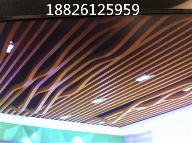 造型铝方通吊顶