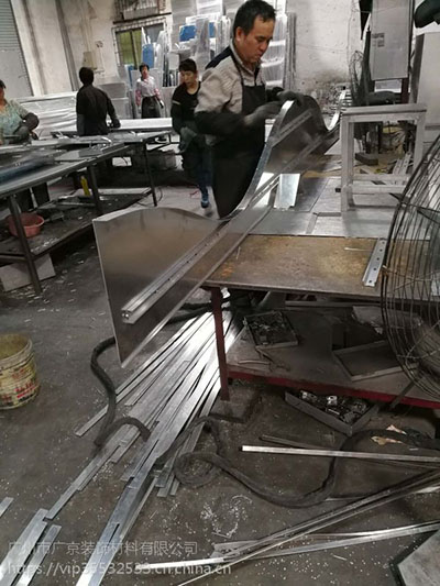 波浪型铝方通吊顶供应_造型铝方通生产厂家
