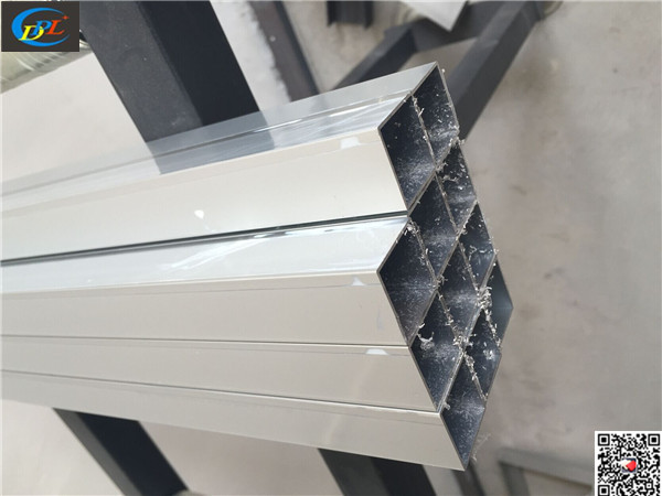 供應鋁合金方管－德普龍品牌規格厚度可訂做。