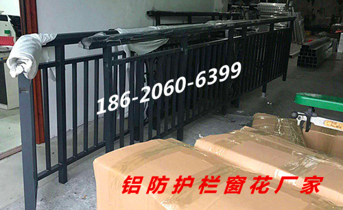 ​旅游区仿古铝窗花-门窗玻璃铝花格-铝护栏