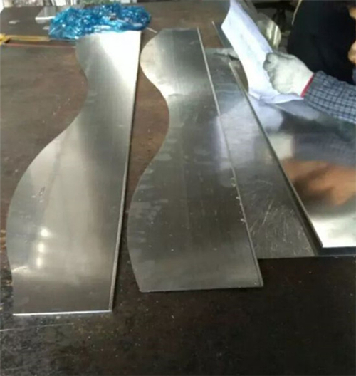 金屬造型鋁方通吊頂-弧形波浪鋁方通天花