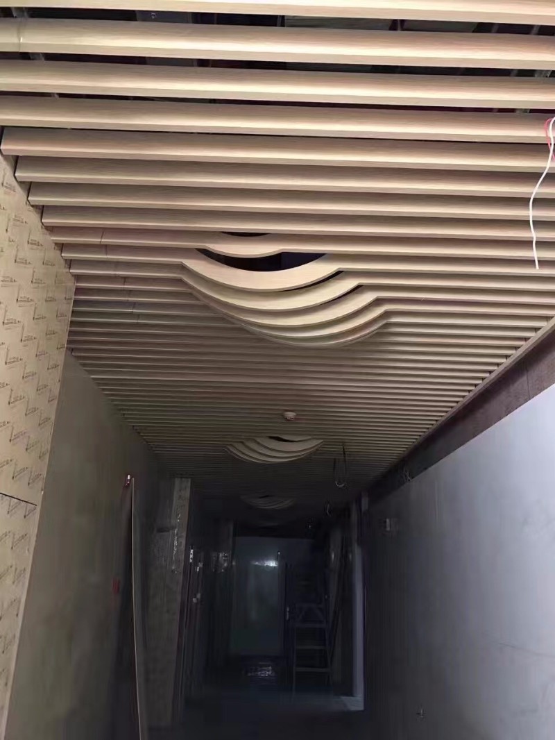 弧形铝方通的弧度制作工艺