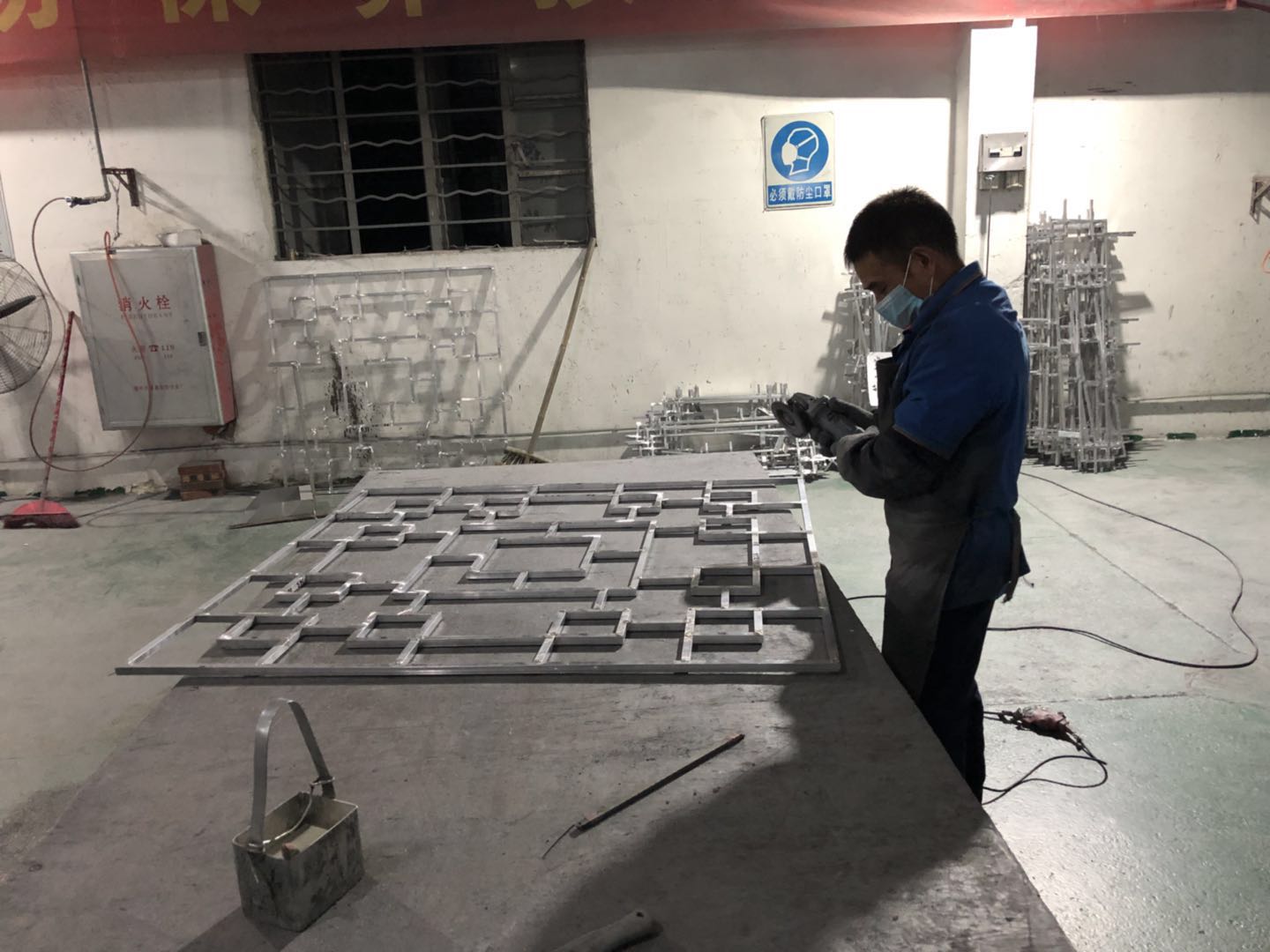 铝窗花173.jpg