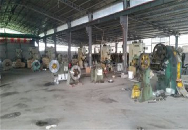 psbV3HDMK6R.jpg