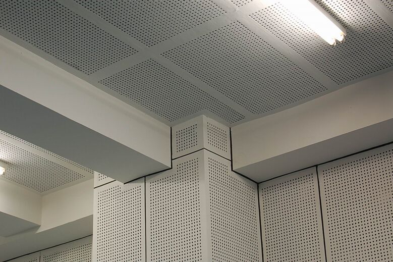 微孔铝天花板吊顶材料 无纺布吸音铝扣板
