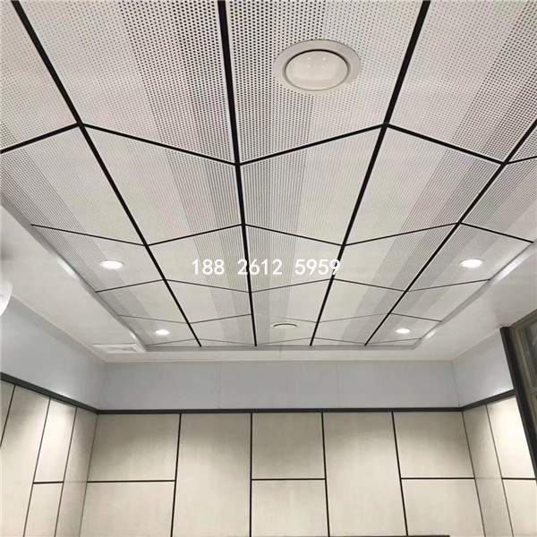 冲孔铝板天花-造型铝板吊顶-穿孔铝天花