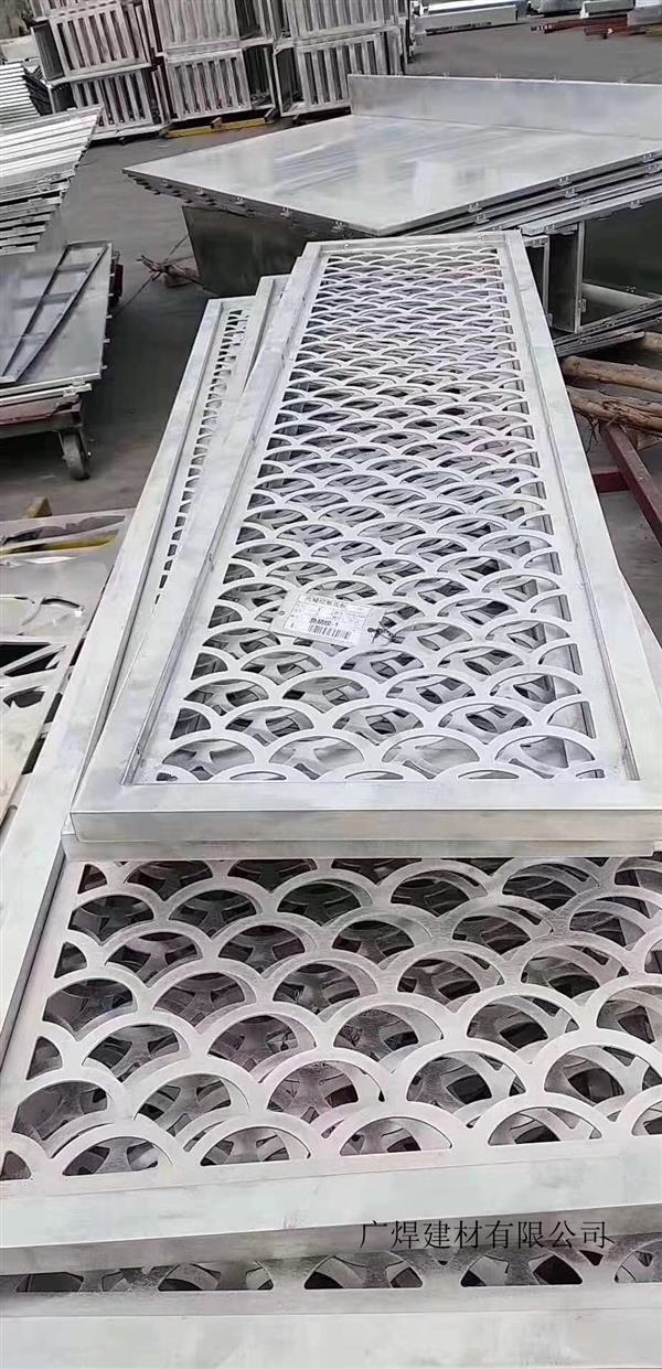 青海海东化隆复古木纹铝窗花花格供应中式复古木纹铝窗花