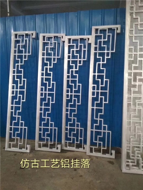 复式茶庄木纹铝花格护栏生产