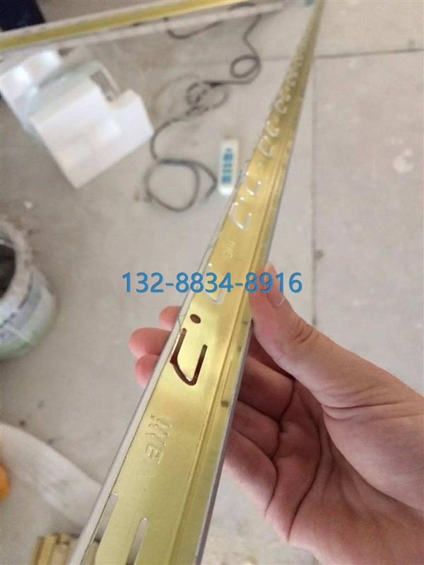 注意修边线的质量,直接影响板材