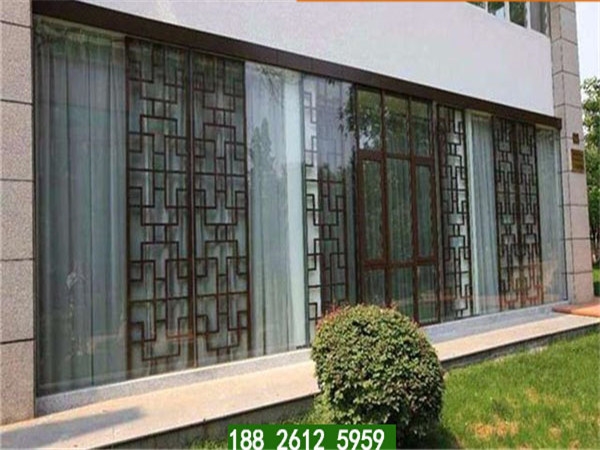 绵竹连廊铝合金挂落 木纹铝窗格款式定制