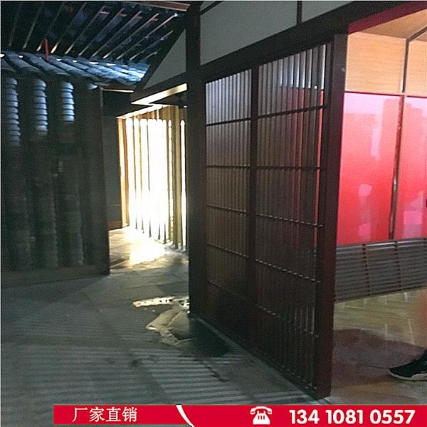 湖北荆州酒店隔断铝窗花花格仿木纹铝窗花厂家