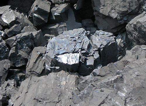 印尼11月镍矿石出口量同比激增76%